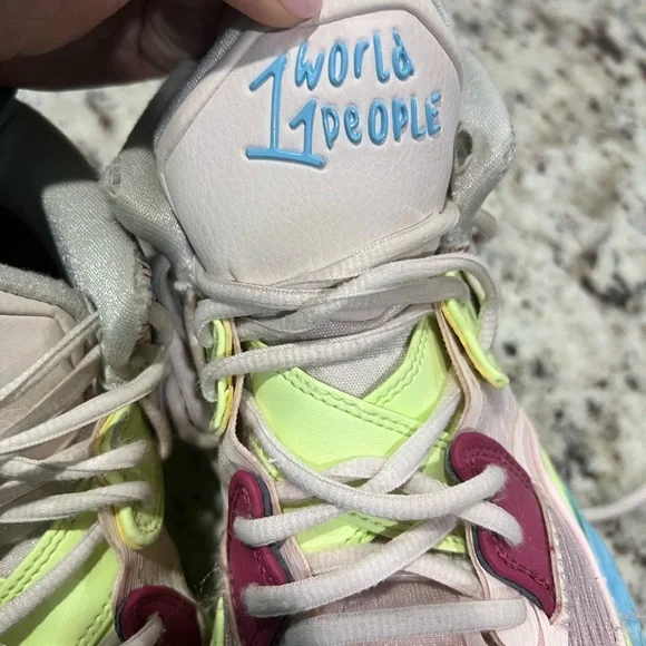 Nike 2022
Kyrie Infinity EP '1 World 1 People - Soft Pink' - Picture 3 of 8